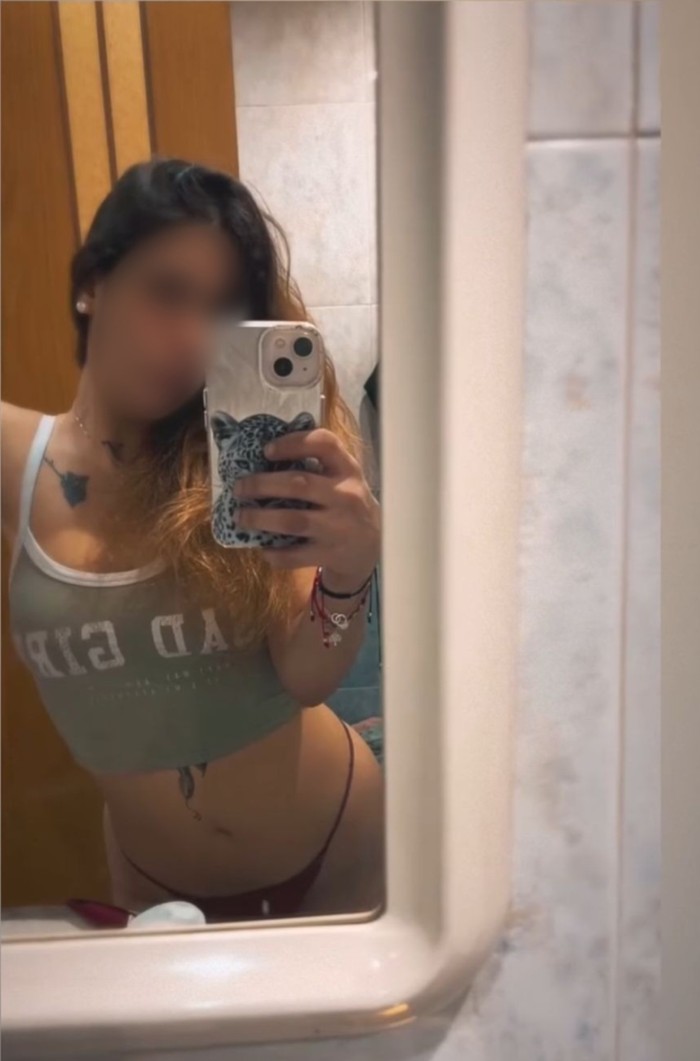 Galleguita caliente fiestera 22 años