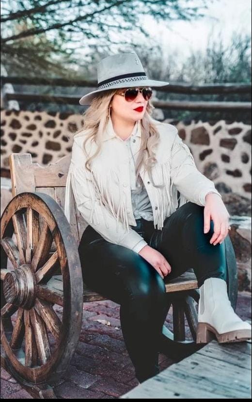 Mabel jovencita sexy y fiestera