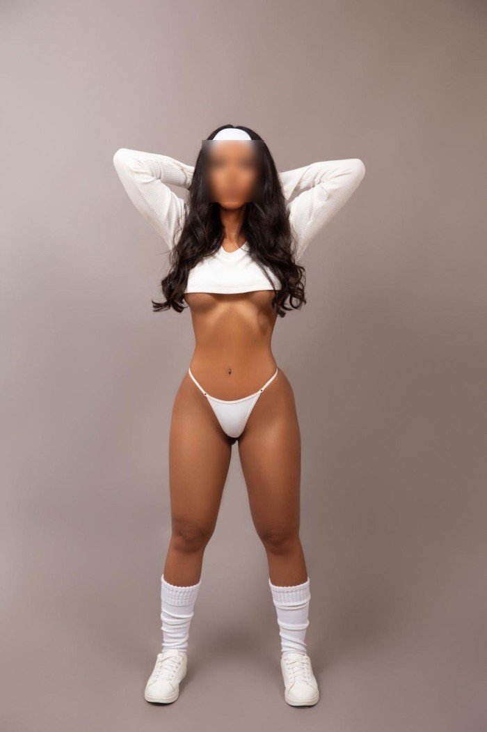 Hermosa, dulce y amigable morena.