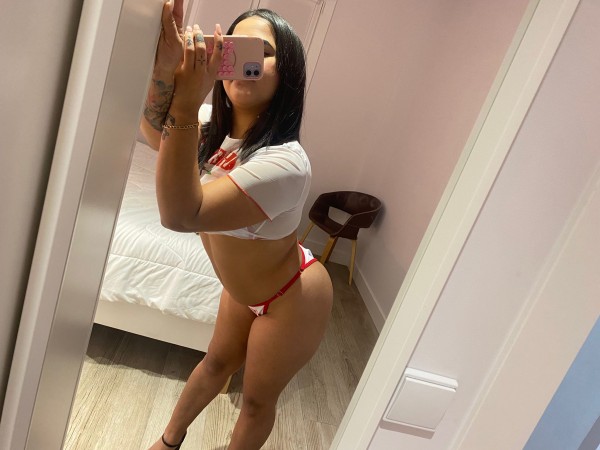 En amara, me encanta el sexo y hacer disfrutar soy una máquina de movimient