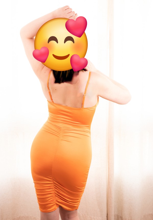 Jovencita estudiante española masajista