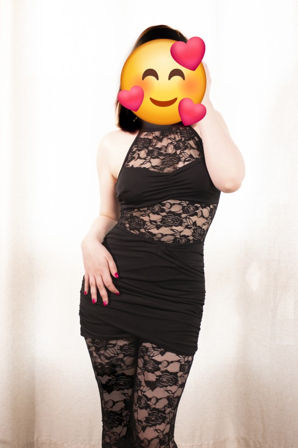 Jovencita estudiante española masajista