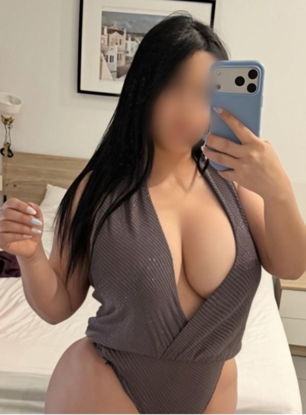 Alma, apasionada novata como escort, experta amant