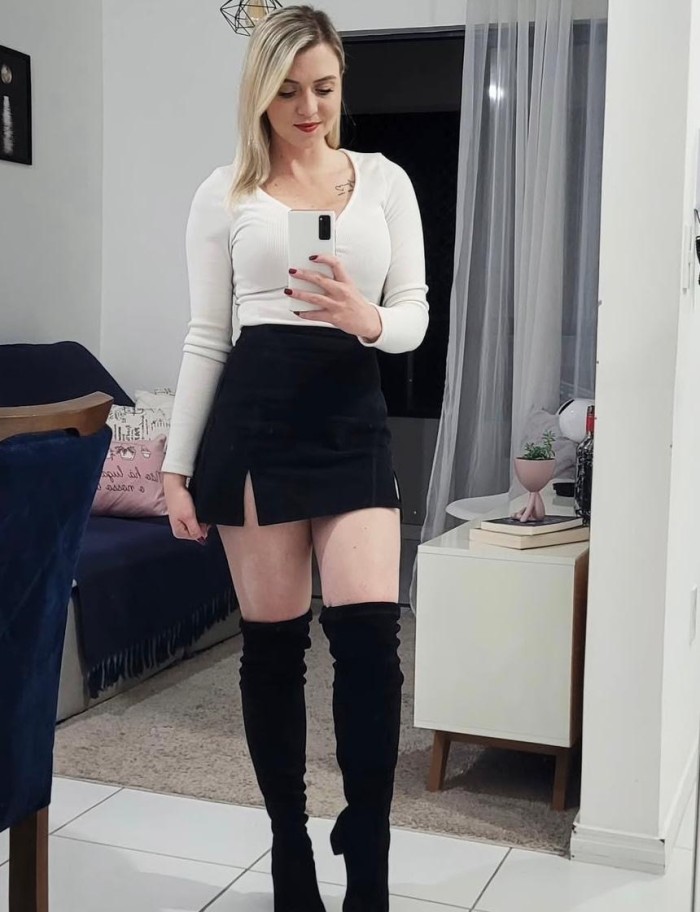 Jovencita recién llegada chocolatita dulce y tiern