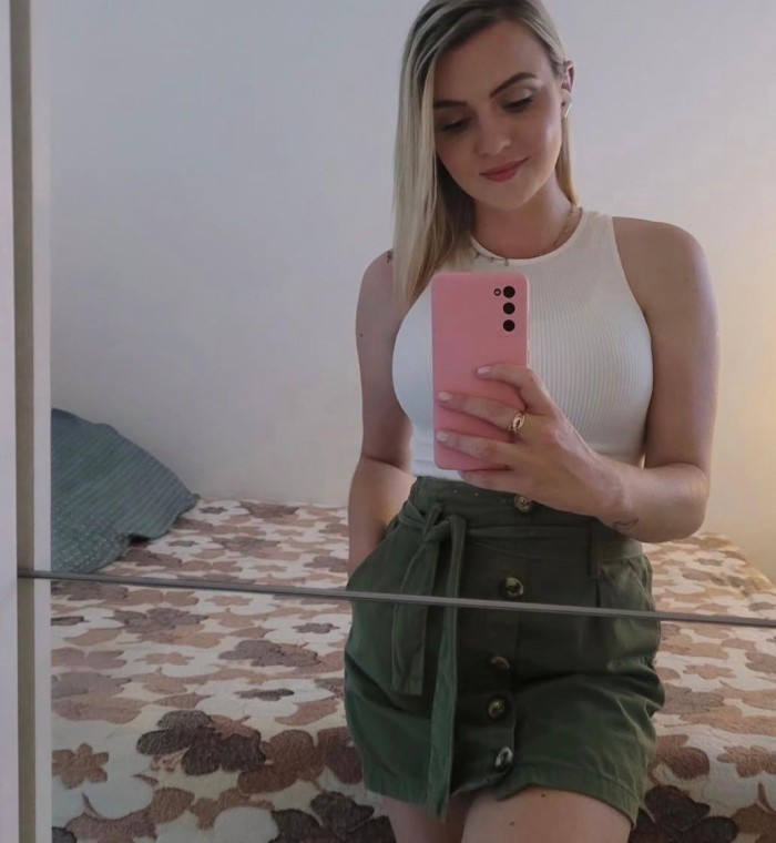 Jovencita recién llegada chocolatita dulce y tiern