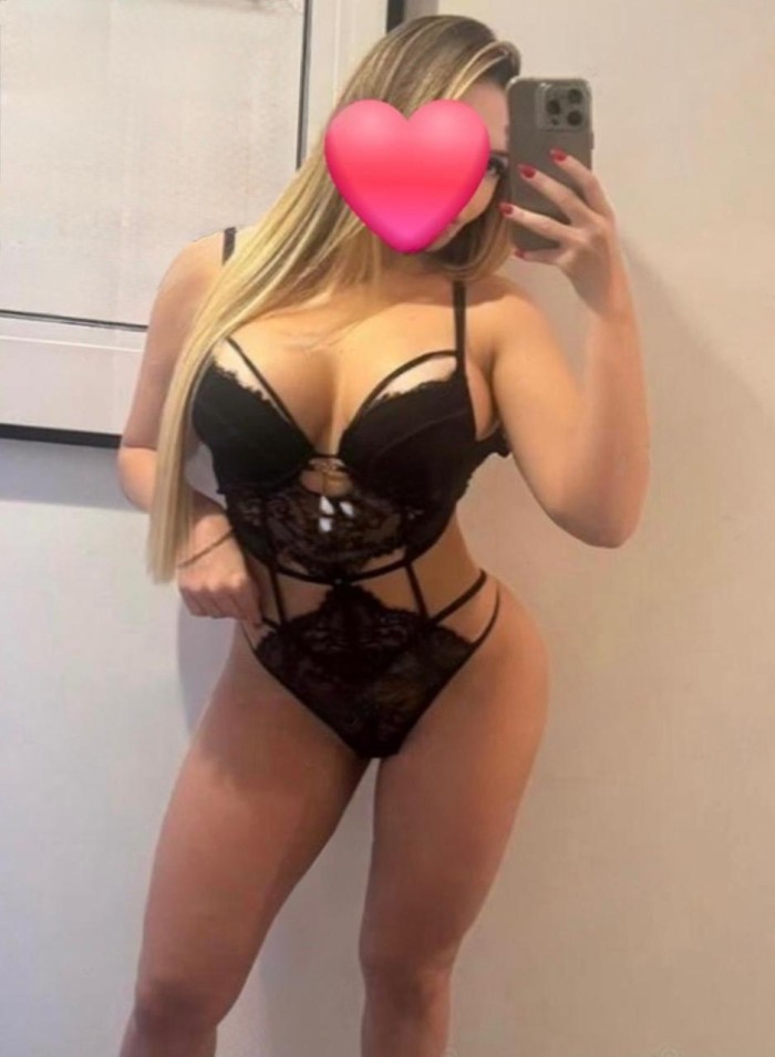 NOVEDAD RUBIA GUAPISIMA