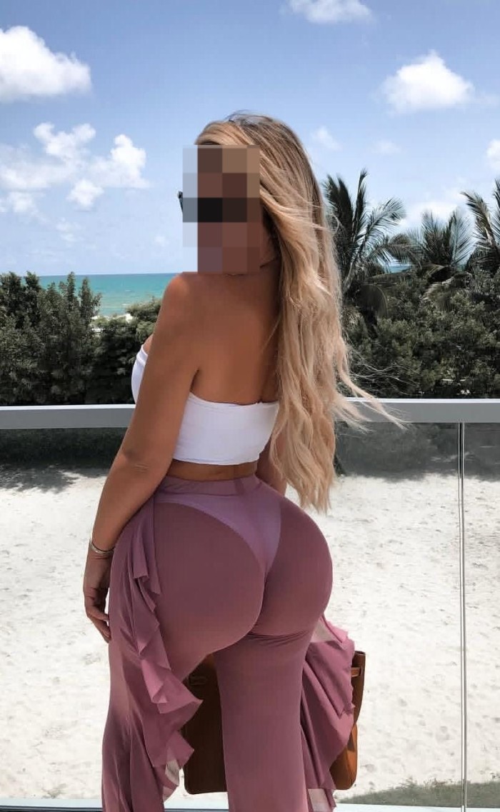 EN TETUAN SENSUAL RUBIA DE FINAS CURVAS ARDIENTE