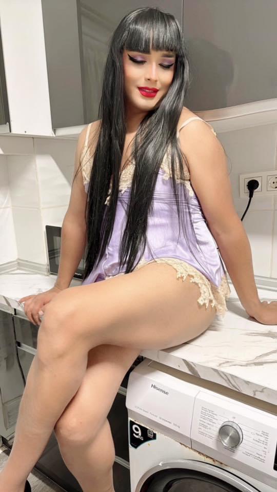 Kasandra chica con rama latina morocha muy implicada fiestera piso climati