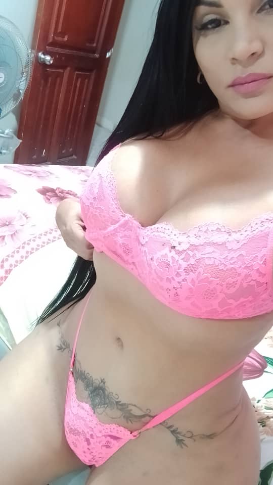 EN VECINDARIO ARDIENTE FOGOSA SENSUAL FIESTA A TOPE