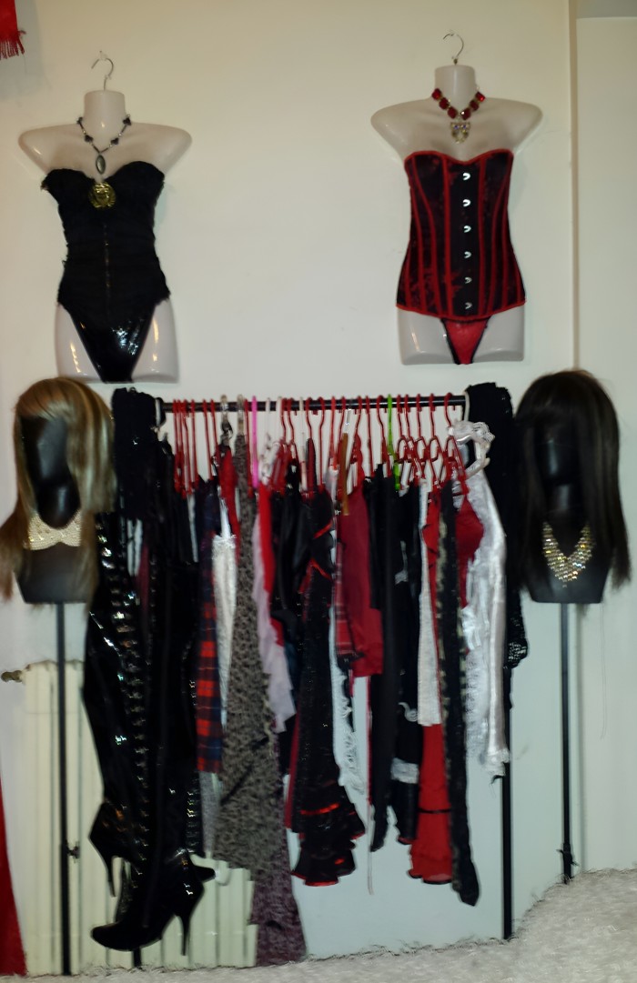 TRANSFORMISMO CON JUEGOS ERÓTICOS Y MUCHA FIESTA