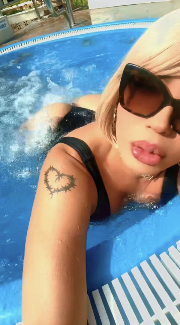 DAYANNA TRANS DIVINA CACHONDA COMPLETISMAA Y REAL