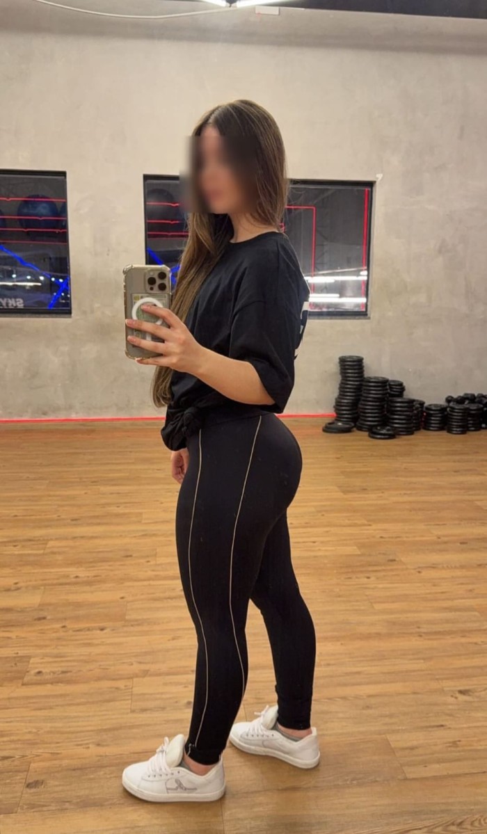 ÁMBAR UNA CHICA SEXY Y SENSUAL