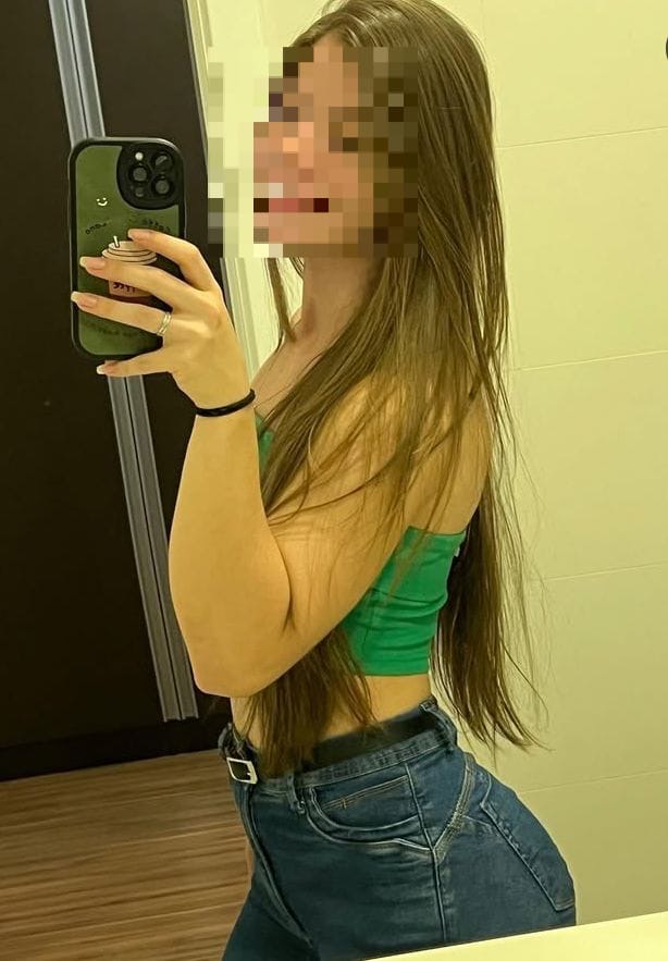 ÁMBAR UNA CHICA SEXY Y SENSUAL