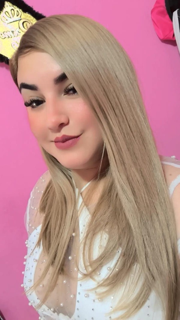 RUBIA DELICIOSA PROVOCATIVA FIESTERA SEXI SIN TABUES