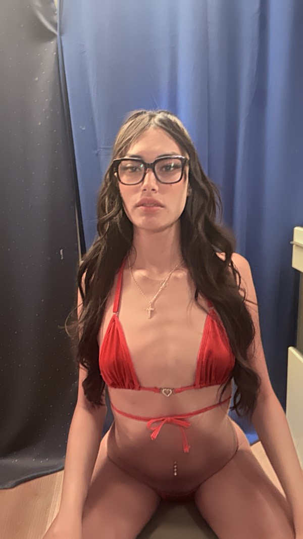 Joven latina real
