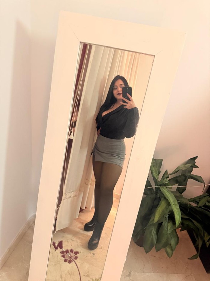 VENEZOLANA CARIÑOSA, TETAS NATURALES