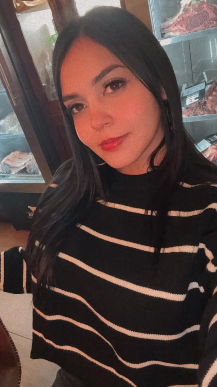 VENEZOLANA CARIÑOSA, TETAS NATURALES