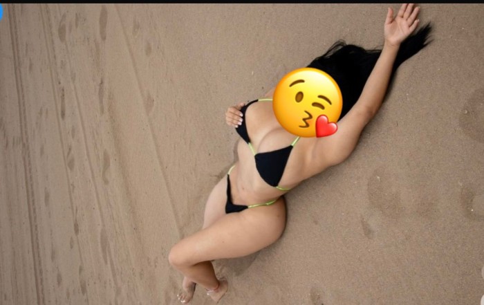 GUAPÍSIMA LATINA JUGUETONA EN BILBAO