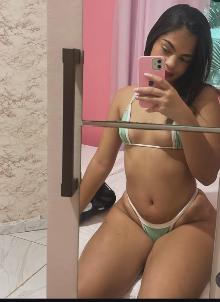 EN LAS CANTERAS  BOMBA DE SEXO COMPLACIENTE LUJURI