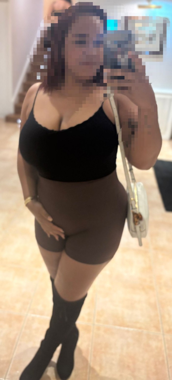 LATINA CON GRANDES PECHOS NATURALES LLAMAME