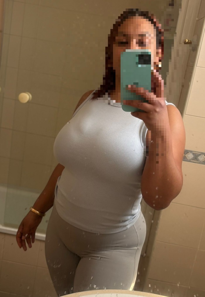 LATINA CON GRANDES PECHOS NATURALES LLAMAME