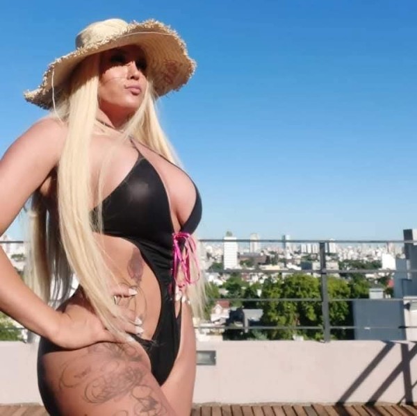 Exuberante transexual latina la mas completa