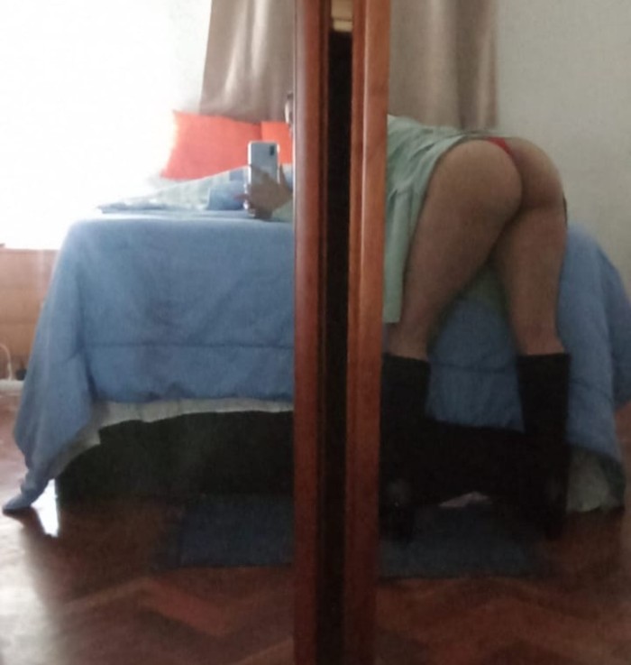 MUJER COMPLACIENTE CARIÑOSA SOLO EN LA NOCHE