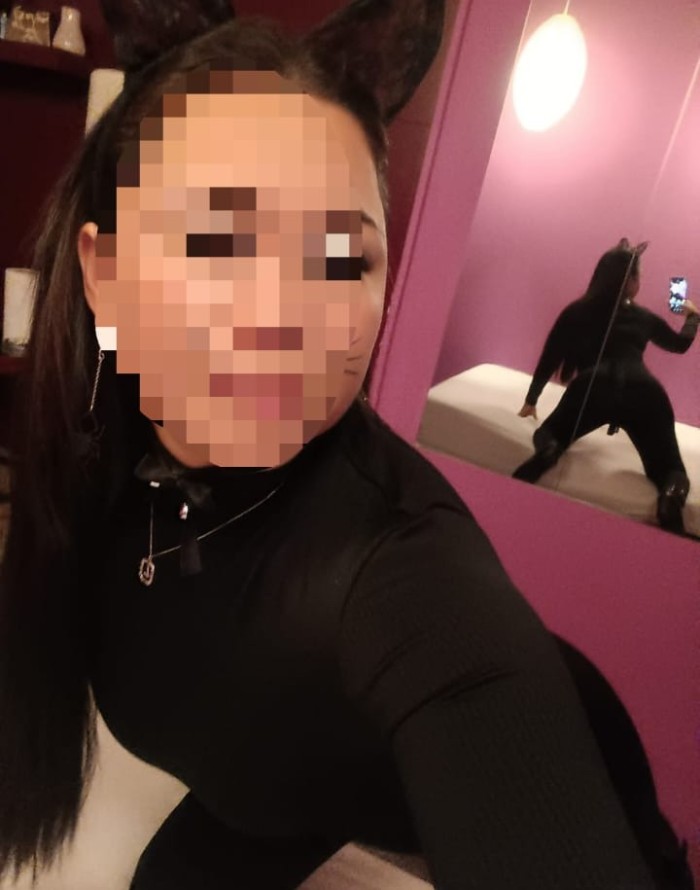 MUJER COMPLACIENTE CARIÑOSA SOLO EN LA NOCHE