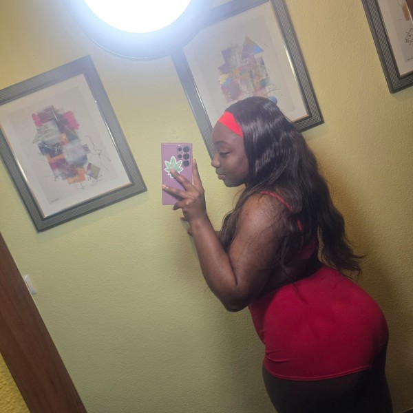 Jovencita con ganas de pasar rico