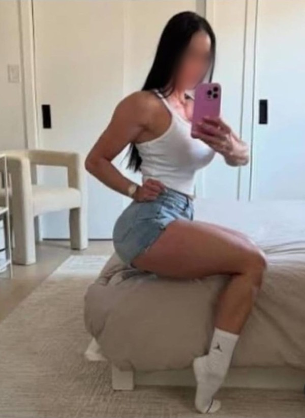 ULTIMOS DÍAS EN CORUÑA, SOLO DISPONIBLE PARA CABALLEROS EDUCADOS