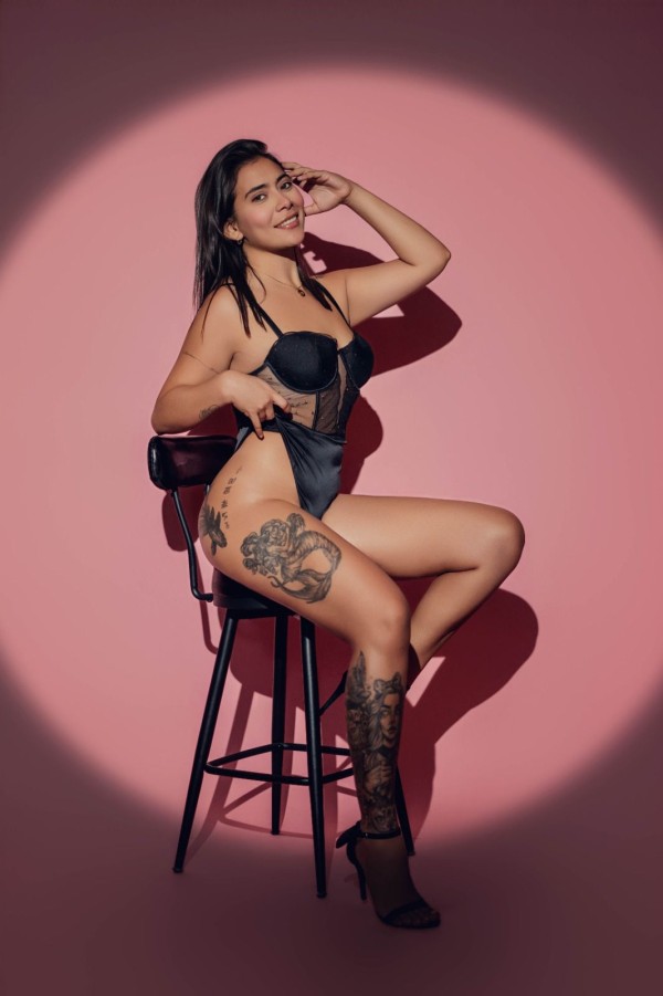 BECKY fiesteras duplex tríos y más en Villa Vallecas