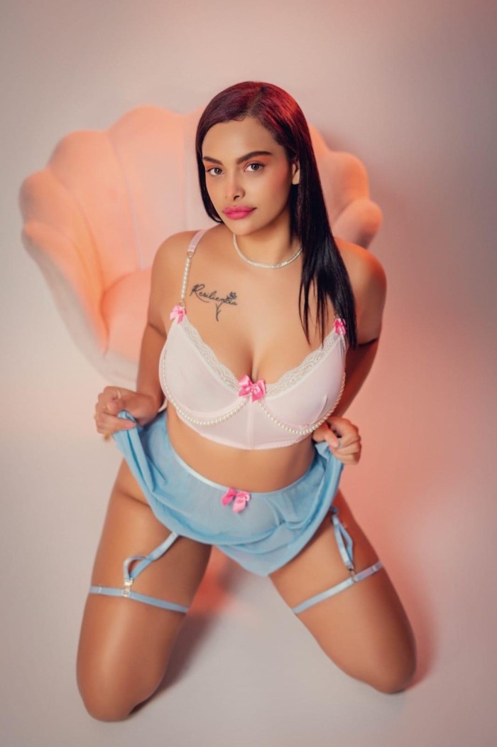 100% Real joven simpática cariñosa