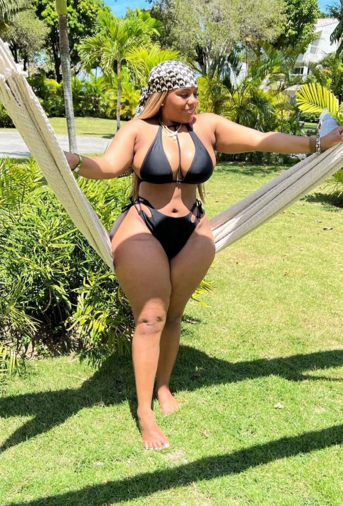 Una morena pervertida muy rica y caliente..