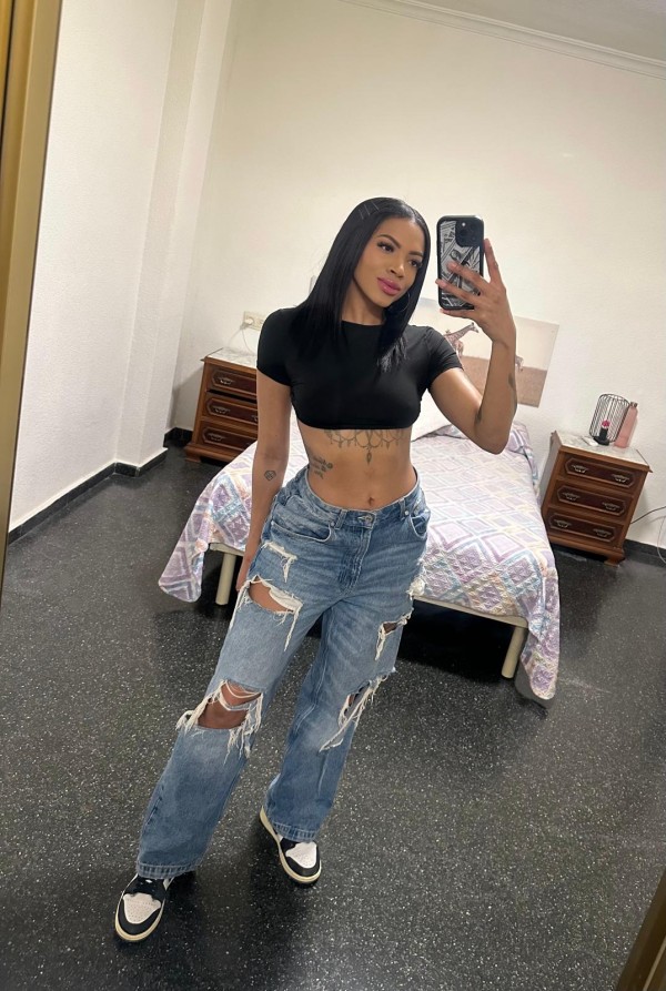 FIESTERA MORENAZA ENROLLADA!