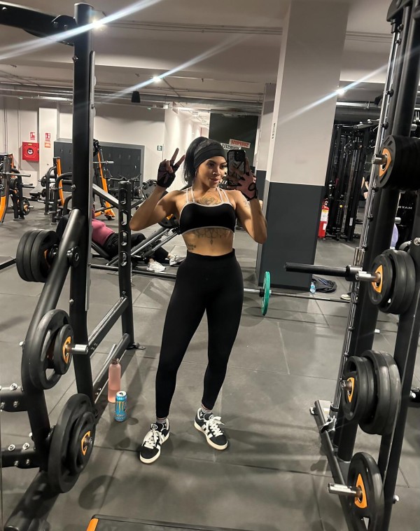 FIESTERA MORENAZA ENROLLADA