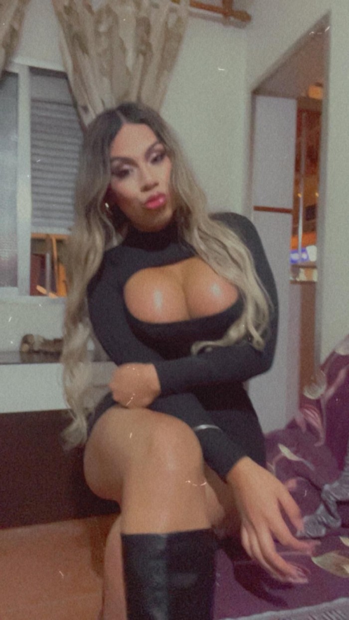 PUTA FIESTERA CULONA FOLLADORA SACA LECHES TRATO D