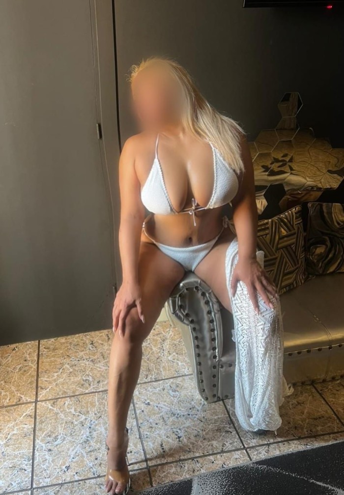 RUBIA COLOMBIANA LA MAS ARDIENTE. FIESTA FIESTA YA