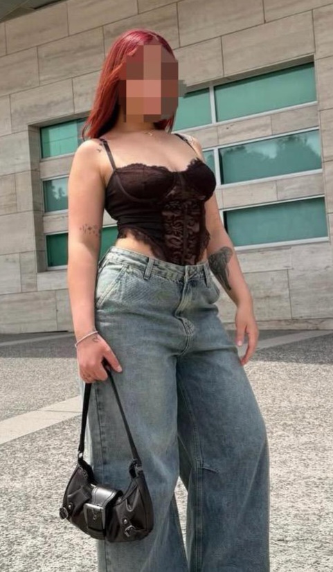 ANDREA ESPAÑOLA SUPERSEXY IMPLICADA FIESTERA