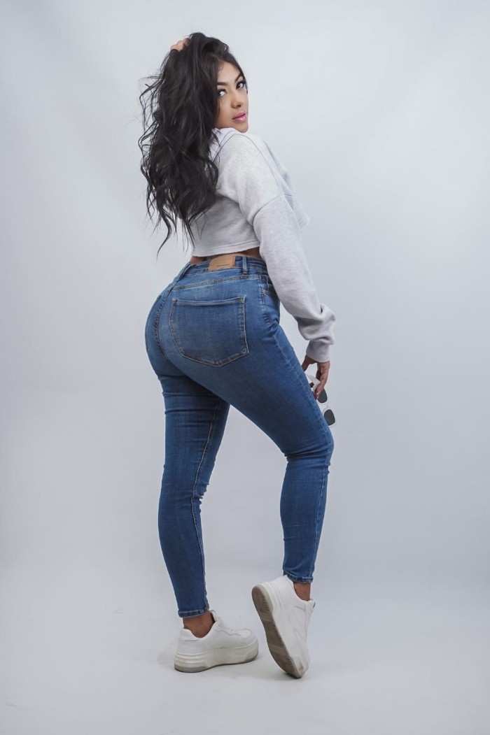 CAROLINA TU DIABLITA EN LA CAMA.. SALIDAS