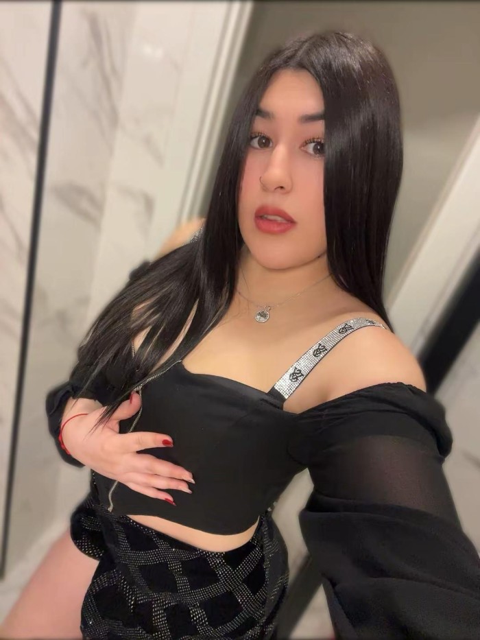 ARDIENTE SENSUAL COMPLACIENTE BUENA AMANTE