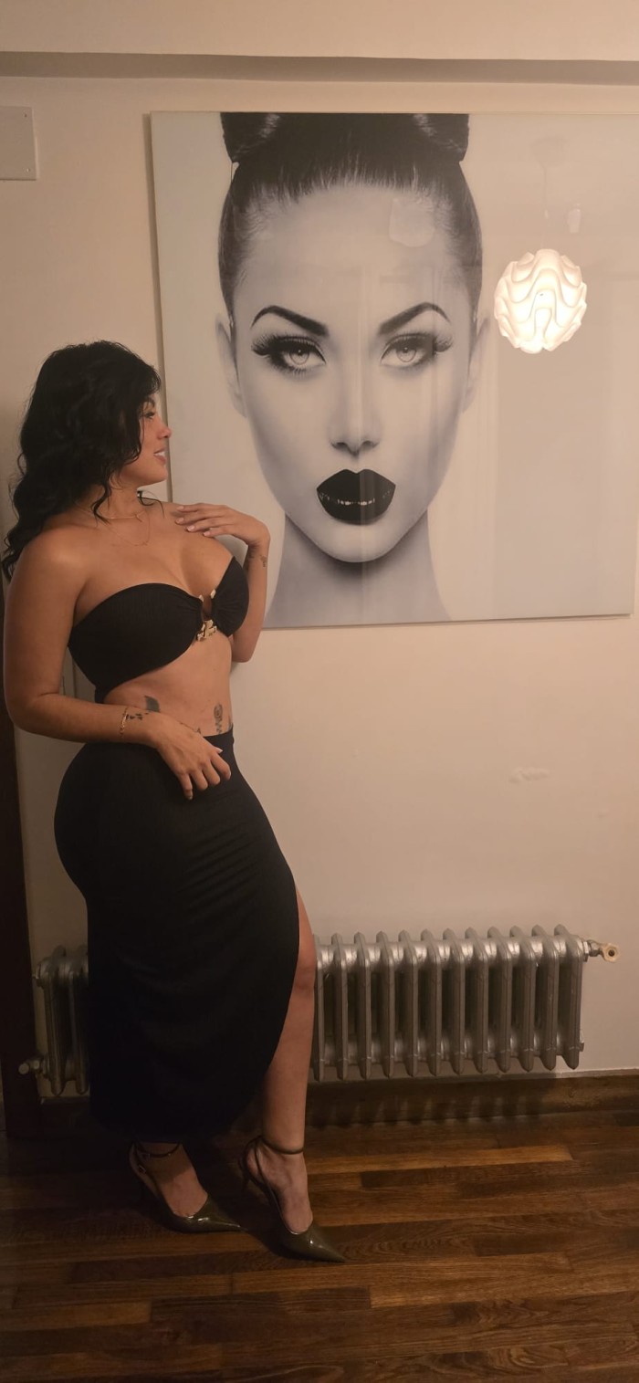 NOVEDAD NIKOLE EN POZUELO! ARDIENTE JUGUETONA, IMPLICADA Y DISCRETA