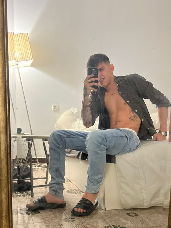 MASCULINO Y DOTADO PARA QUE DISFRUTEMOS A TOPE