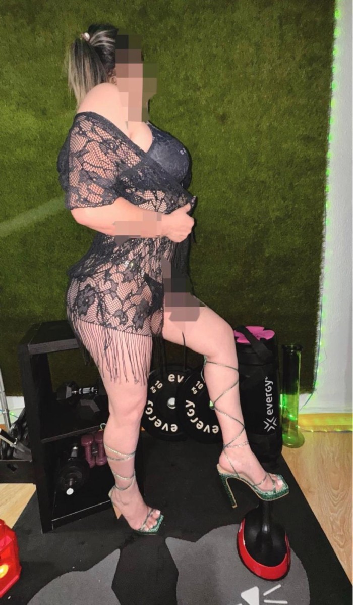 DIOSA DEL PLACER COMPLACIENTE ADICTA AL SEXO