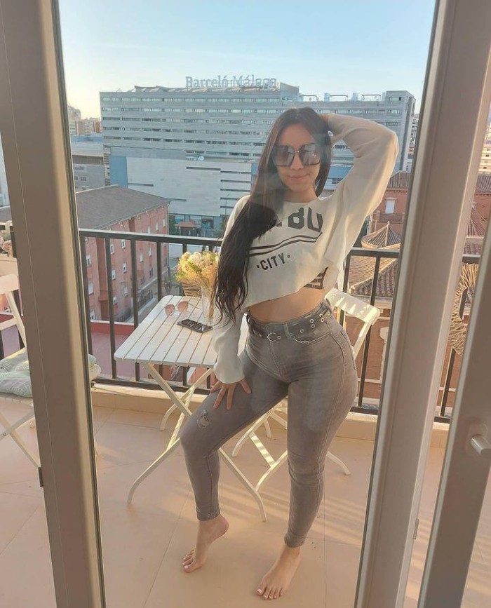 Joven estudiante caliente y morbosa, FOLLAMOS??