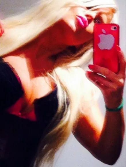 REYNA DE GRIEGO PROFUNDO POR SAGRADA FAMILIA