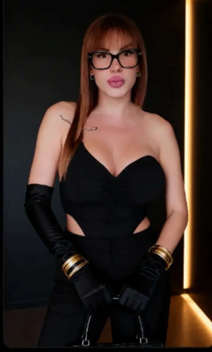 MÓNICA FOX TRANS 25CM EN LA SAIDIA