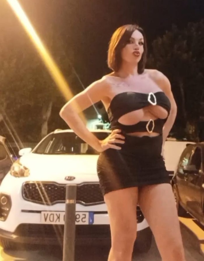 MÓNICA FOX TRANS 25CM EN LA SAIDIA