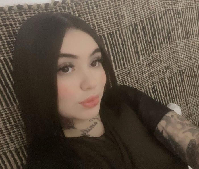 BRASILEÑA CON GANAS DE CHUPAR POLLA