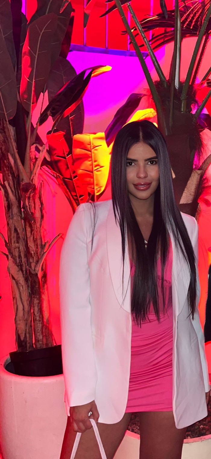 Laura nueva escort en Palma. SOLO SALIDAS