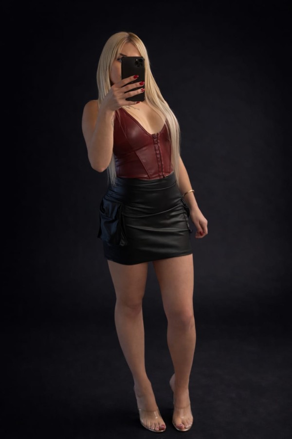 ISABELLA 23 años EL PALACIO DE BLANCANIEVES